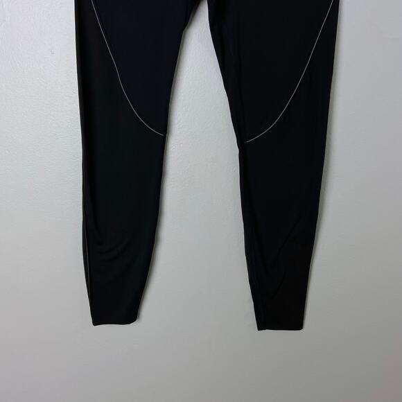 Athleta Cold Front Hybrid DWR Tight in Plush Supersonic in Black Size Small - Picture 6 of 12